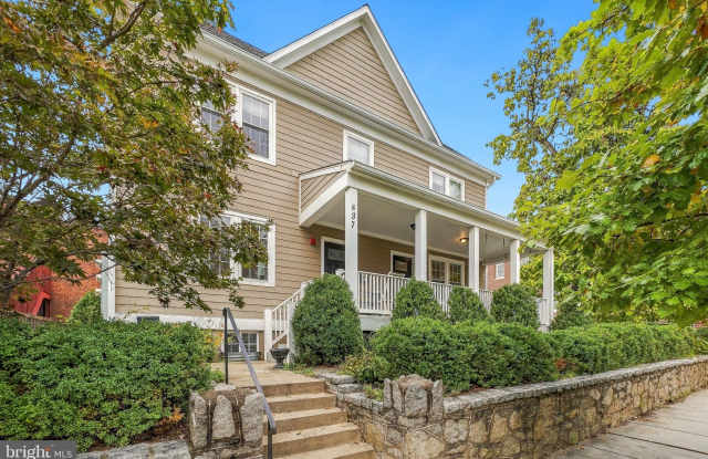 837 SHEPHERD Street NW Gallery 2