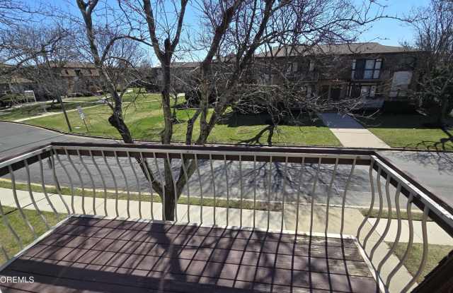 1008 N Oaks Boulevard photos photos