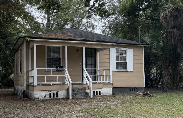 1296 West 32nd Street - 1296 West 32nd Street, Jacksonville, FL 32209