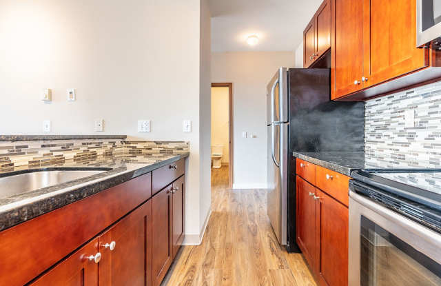 Landmark Apartments Gallery 4