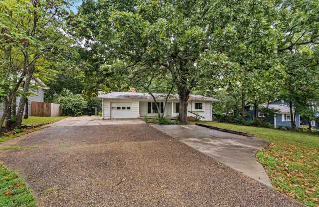 Beautiful Newly Renovated 3 Bed 2.5 Bath Home - 2057 N Old Wire Road, Fayetteville, AR photos photos