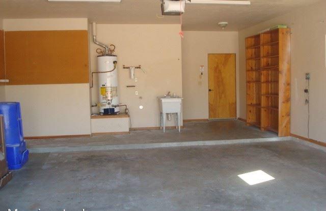 4051 Pepper Post Gallery 3