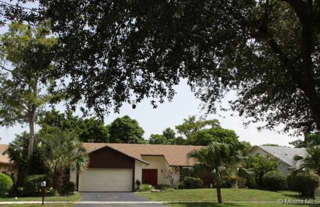 7850 NW 54th Ct - 7850 Northwest 54th Court, Lauderhill, FL 33351