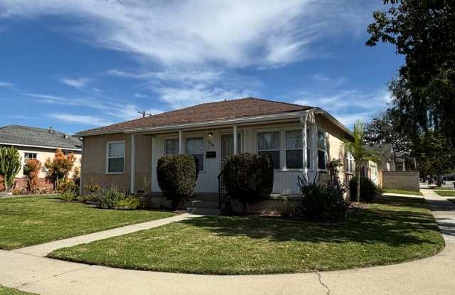 Charming  Updated 3-Bedroom Home with Spacious Backyard – Pet Friendly photos photos