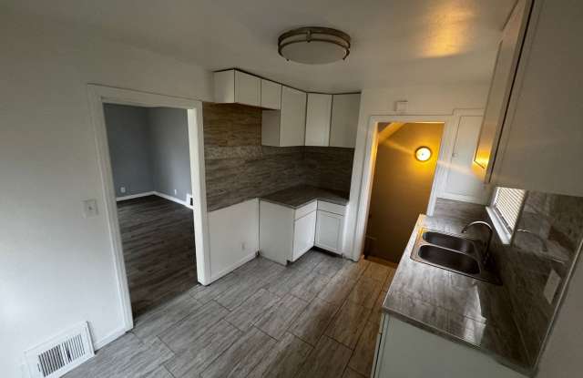 Beautifully updated large spacious home.  Great neighbors Gallery 4