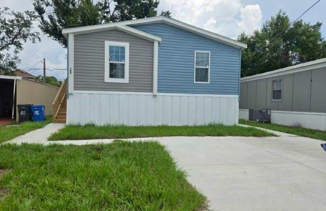 104 Bush Lane - 104 Bush Lane, Town 'n' Country, FL 33615