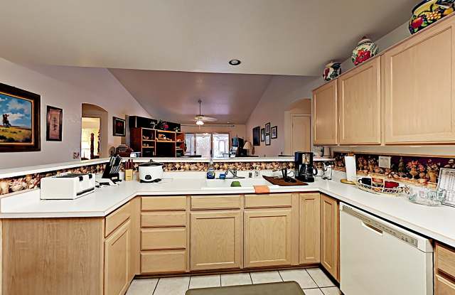 11072 W Mohawk Ln Gallery 2