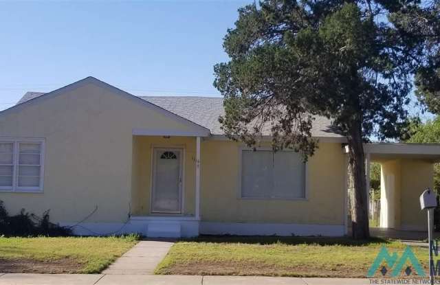 1111 W Bullock Avenue photos photos