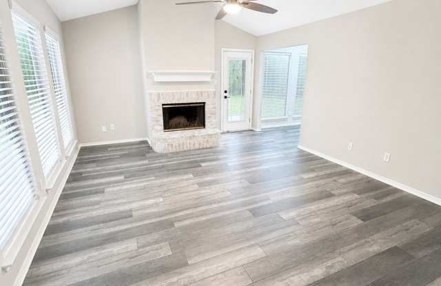 8104 Iris Circle Gallery 3
