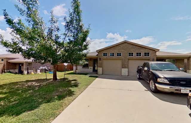 NO JUNE RENT + $1,395 RENT DUPLEX IN HARKER HEIGHTS! photos photos