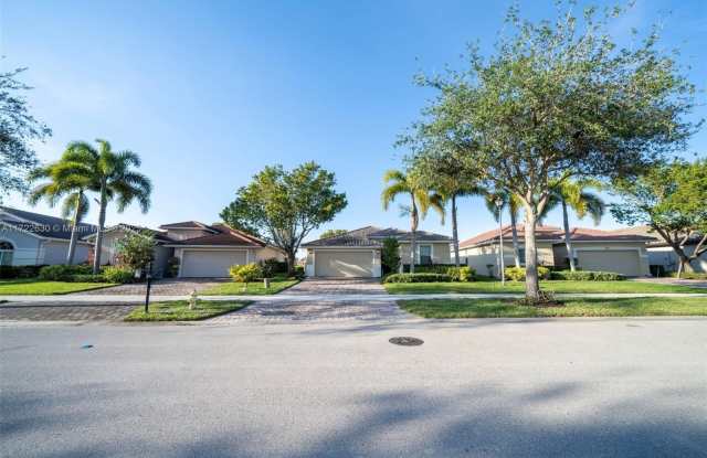 1493 Birdie Dr photos photos