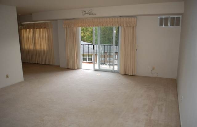 BEL AIR - HICKORY HILLS CONDO Gallery 4
