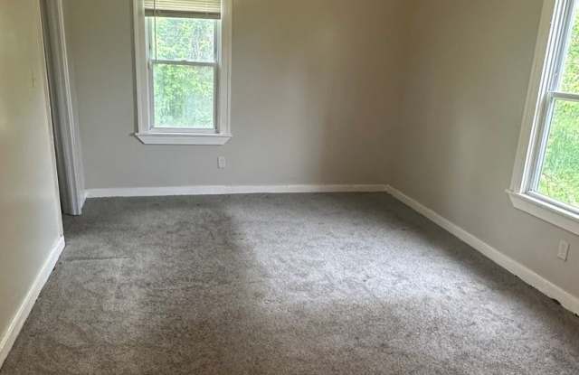 4bd/2b Single Vouchers/Cash Pay **1/2 OFF SECURITY DEPOSIT SPECIAL** Gallery 3