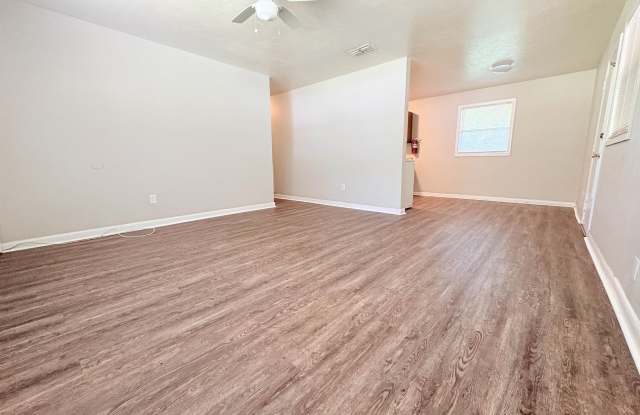 3515 Falcon Drive Gallery 3