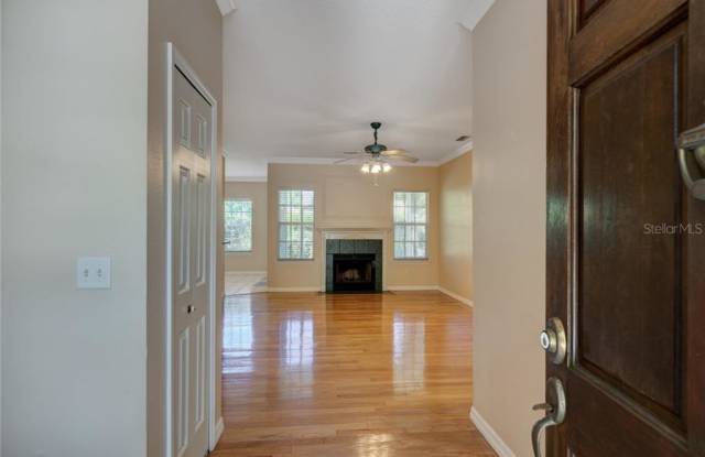 214 PINECREST ROAD Gallery 4