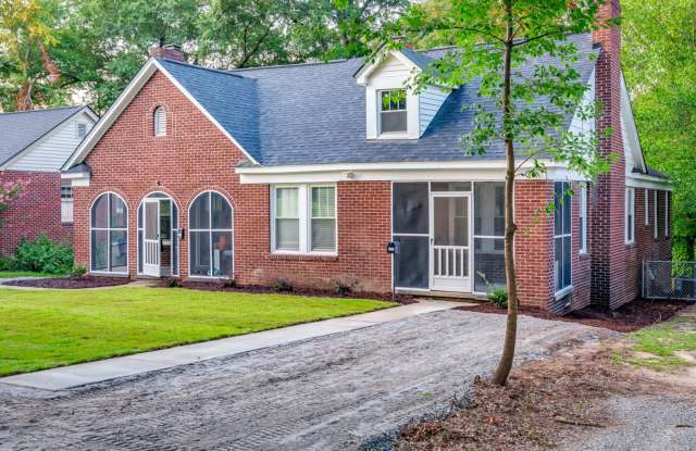 Pre-Leasing for the 27-28 School Year! - Live in the Heart of Shandon – Stylishly Renovated Duplex with Charm & Convenience Gallery 2