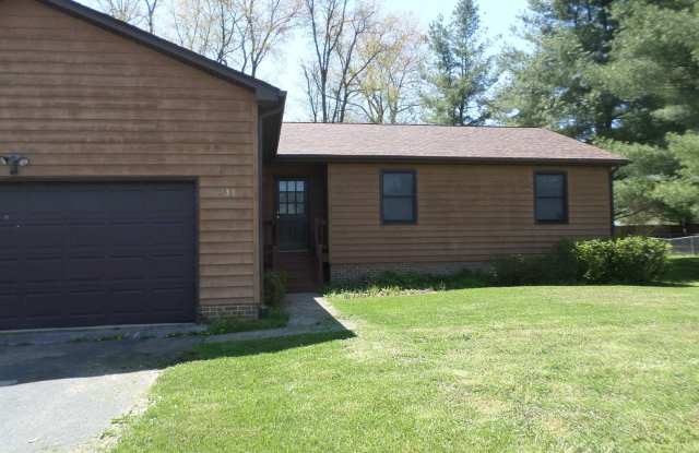 3 Bedroom 2 Bath House with 2 Car Garage Gallery 3
