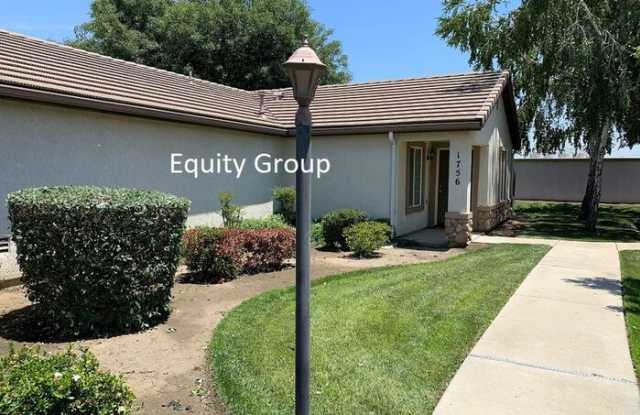 1756 Paseo Del Lago - 1756 Paseo Del Lago, Tulare, CA 93274