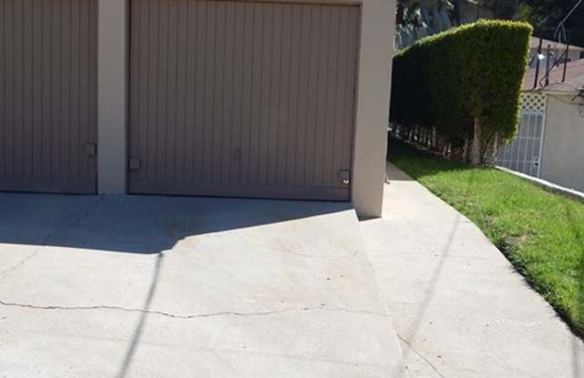 3625 Reynard Way Gallery 2