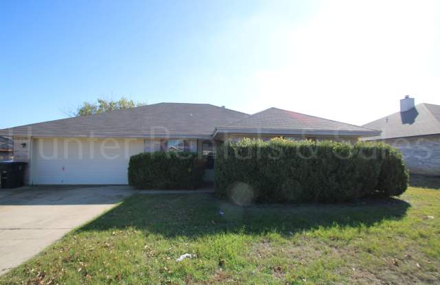 Beautiful 3-Bedroom Home with Enclosed Patio, Pergola Deck  Modern Upgrades photos photos