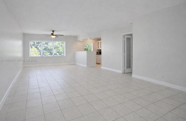 1100 NE 9th Ave photos photos