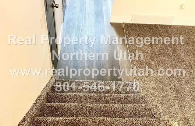 2 Bed 1.5 Bath Clearfield Townhome Available! Gallery 3