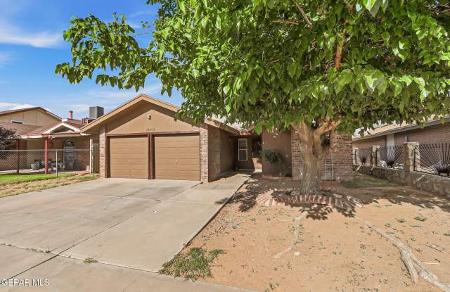 10902 YOGI BERRA Circle photos photos