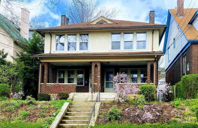 Great two story townhouse in the heart of Squirrel Hill! photos photos