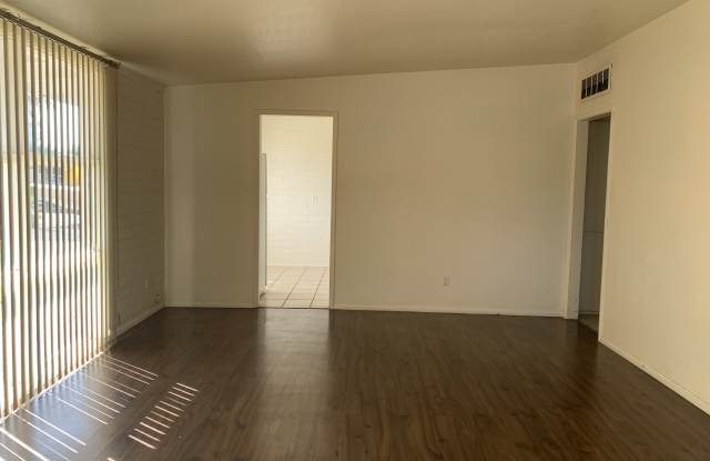 520 W 17th St Gallery 4