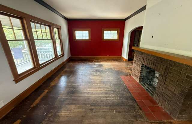 3 BED 1 BATH SINGLE FAMILY HOME! Gallery 1