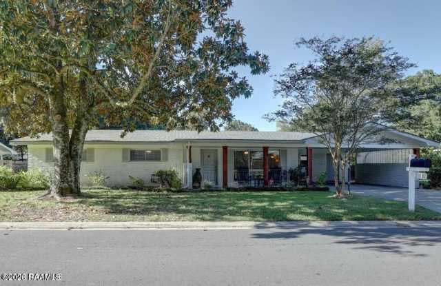 206 N Demanade Boulevard Gallery 2