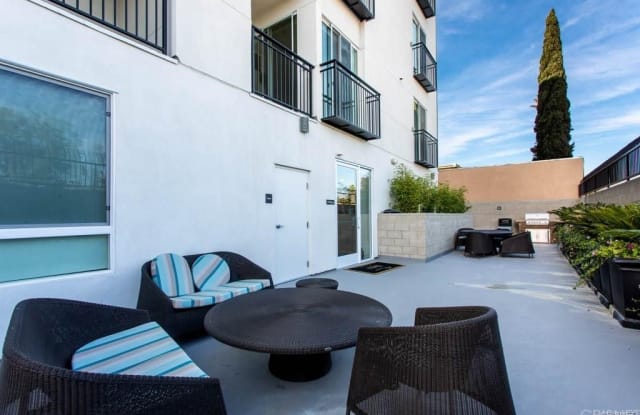 6530 Sepulveda Boulevard - 6530 N Sepulveda Blvd, Los Angeles, CA 91411