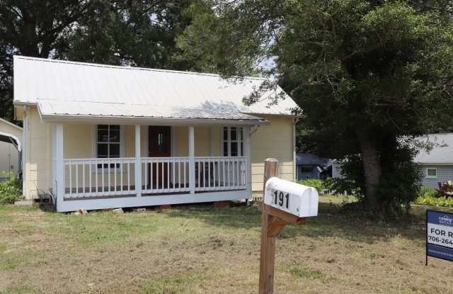 Great 1 Bed 1 Bath Home in Tunnel Hill Ga - 191 Tunnel Hill Main Street, Tunnel Hill, GA 30755 Great 1 Bed 1 Bath Home in Tunnel Hill Ga - 191 Tunnel Hill Main Street, Tunnel Hill, GA 30755