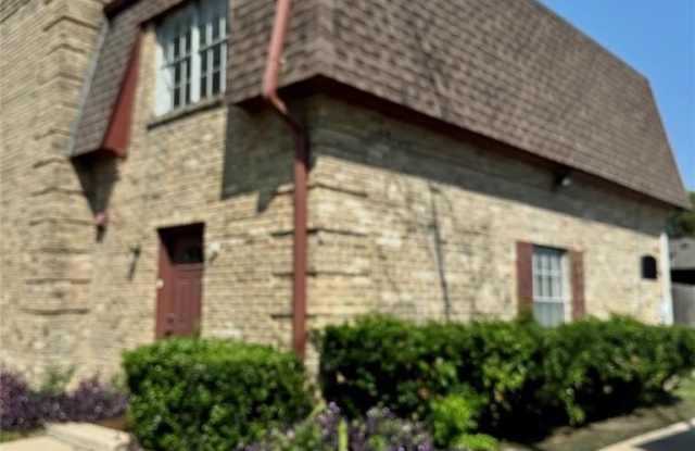 1809 E Grauwyler Road Gallery 2