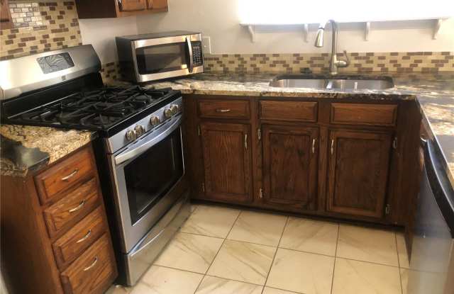 14328 River Oaks Court Gallery 4