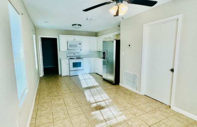 ALL BILL INCLUDED-2 Bedroom / 1 Bath Rental – Southside Neighborhood Gallery 4