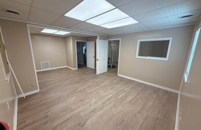 4410 - B LAFAYETTE Boulevard photos photos