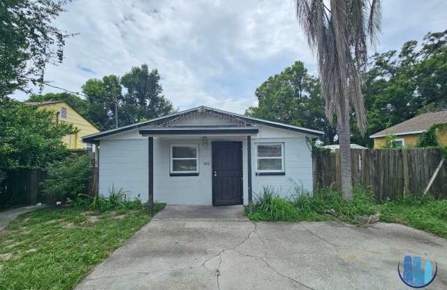 3 Bedroom | 1 Bath HOUSE for Rent in Lakeland! *MOVE-IN SPECIAL* photos photos
