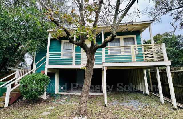 1722 1/2 Orange Street photos photos