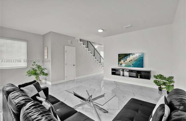 1968 NW 25th Ave Gallery 1