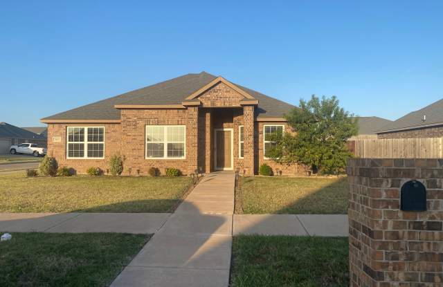 3825 Plantation Dr - 3825 Plantation Drive, Enid, OK 73703