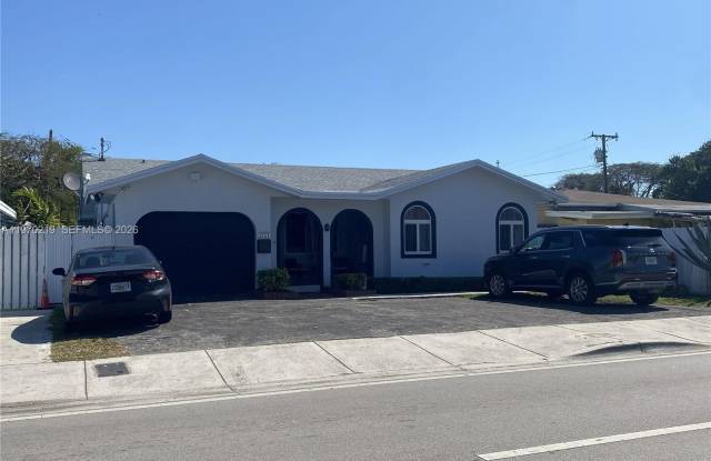 3251 SW 67th Ave photos photos