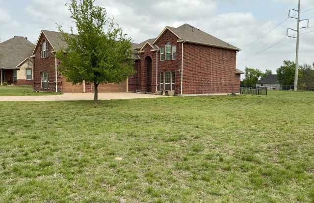 5/4/3  Home with Game room in WALKING DISTANCE TO THE MARINA Gallery 1