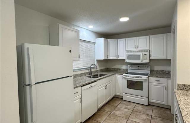 4826 Marine Drive unit: 2 photos photos