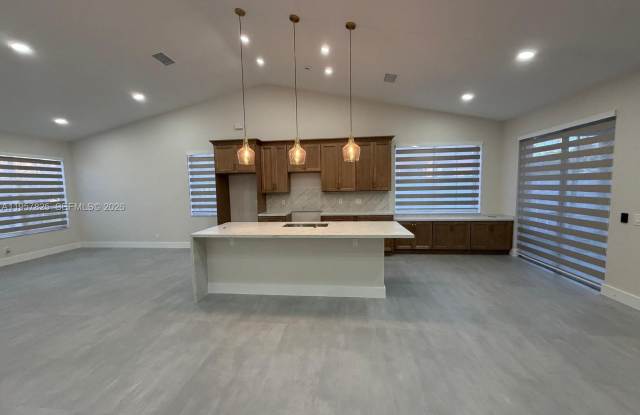 755 Falling Water Rd photos photos