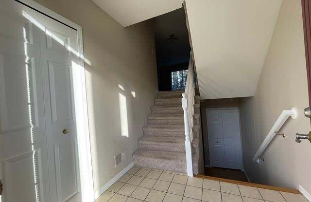 915 SANDALWOOD Drive Gallery 2
