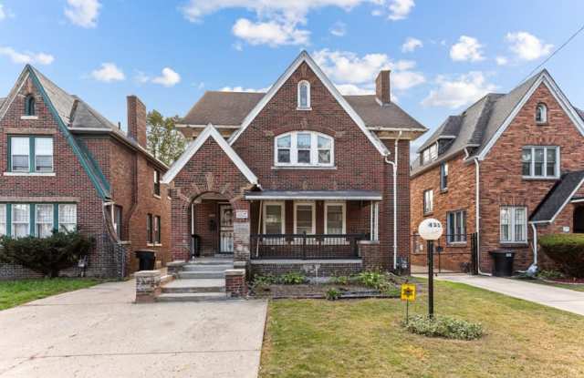 4357 Fullerton Avenue photos photos