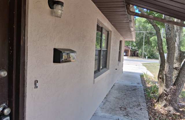 Great location- close to downtown Tavares photos photos