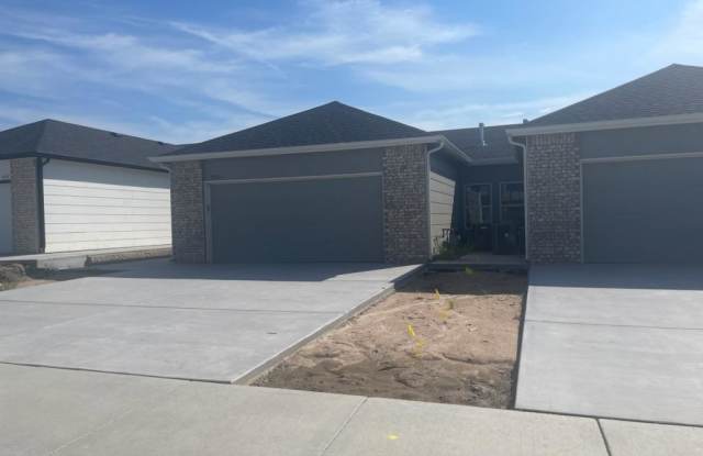 5218 North Cypress Street - 5218 North Cypress Street, Bel Aire, KS 67226