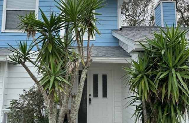 Beautiful condo close to the beach!!! This 2 Bed 1.5 bath is located in the Deerfield Lakes Community! Gallery 4